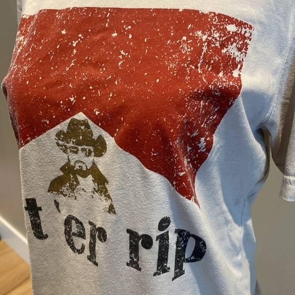 “let ‘er rip” Yellowstone Rip Short Sleeve T-Shirt size Medium - Picture 3 of 9